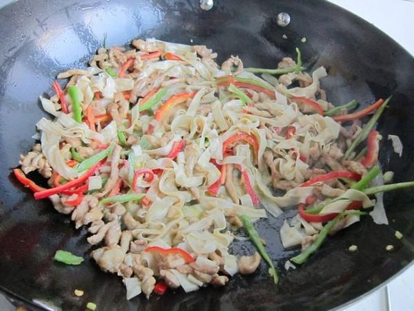 『』大厨说漏了嘴：不管在家炒什么肉，炒前加这1步，肉嫩去腥味