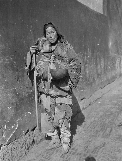 晚清|百年前的穷人究竟多穷?古装剧是骗人的,这组晚清老照片不忍直视