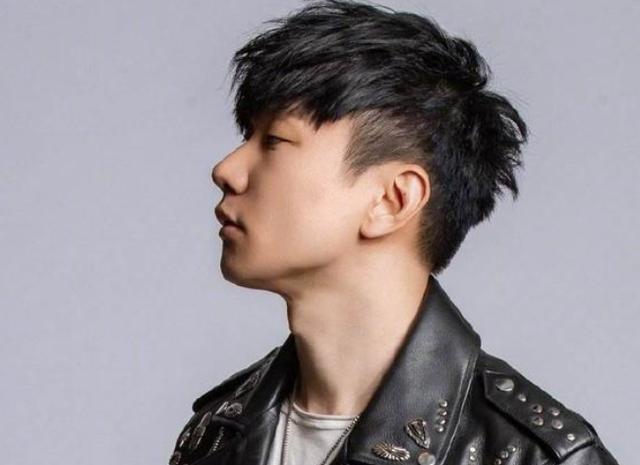 「国籍」“限籍令”出台之后, 英国国籍张铁林的回应火了!