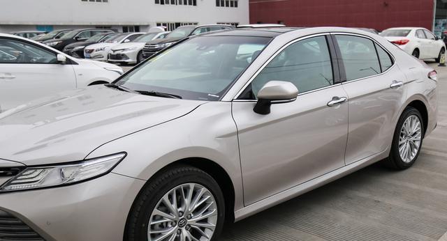 五菱宏光@这才是最得民心的B级车，月销量比迈腾+帕萨特还多，质量人见人夸