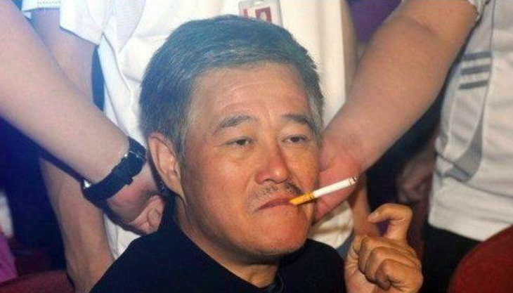 「赵本山」赵本山巅峰时期有多厉害？怀中抱美人都不算啥，最后一张才叫霸气