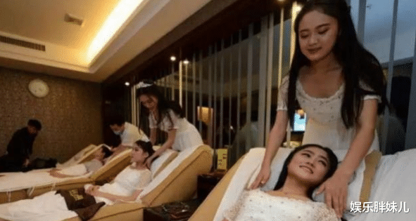 回顾按摩店女生月薪过万,20次相亲都没人愿意,网友:明白人!