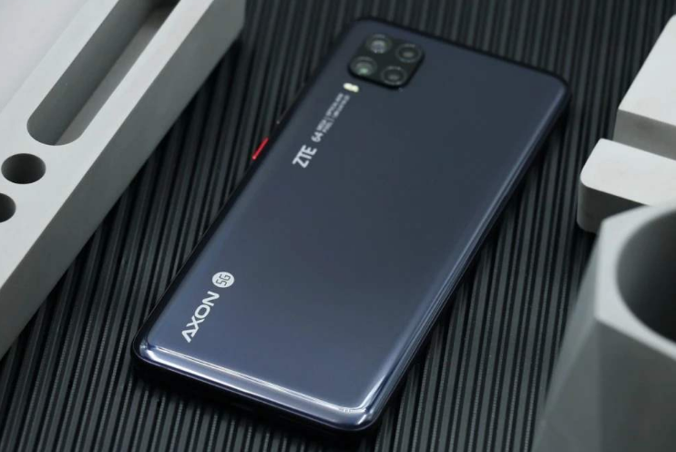 曲面屏|3K以下唯一的曲面屏5G手机,现已降价600,颜值配置都不差!