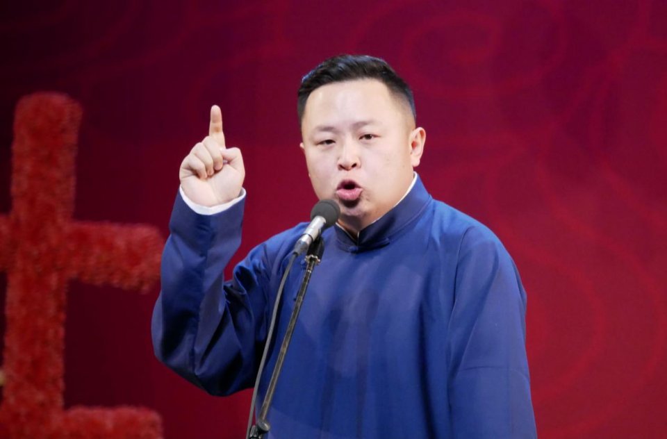 德云社|德云社八个队长都是谁？个个身怀绝技，没点传奇谁好意思当队长？