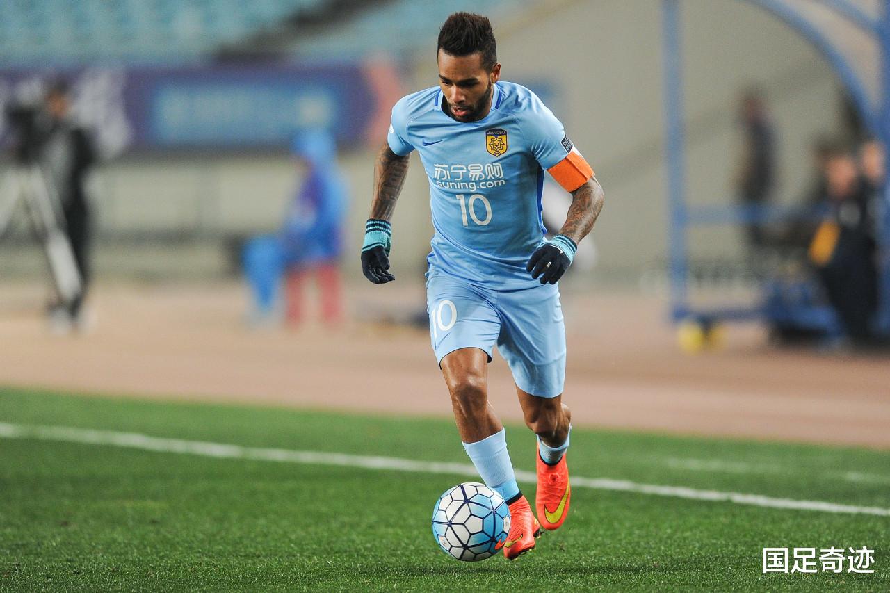 国足|国足利好！曝特谢拉获归化承诺，未来若进国足或挤走艾克森