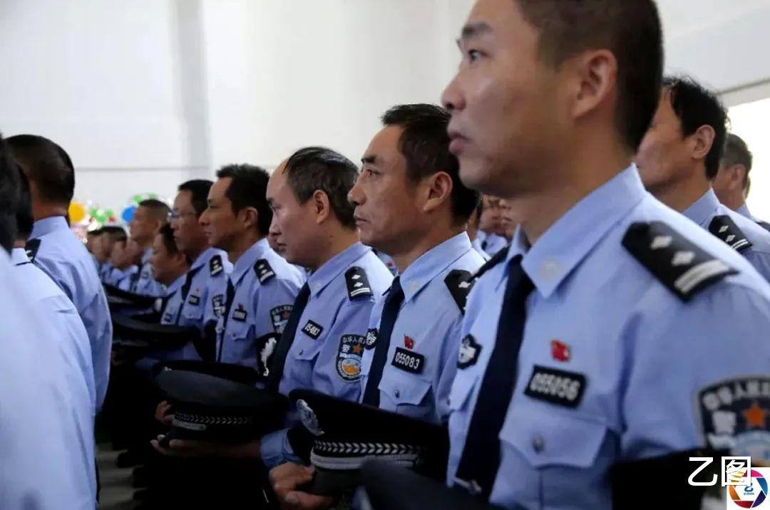 桂林|和人吃饭起纠纷，民警处置遇刺牺牲，罪犯被押赴现场执行死刑