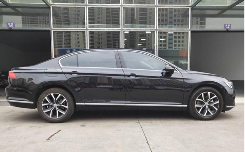 大众汽车|大众良心车又降了！跌到14.6万，长超4米8油耗6L，后悔买雅阁了