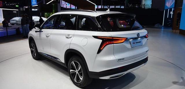 长安CS75|长安又一款suv成功了，比h6帅气，2.0t配8at，月销量超万辆，优秀