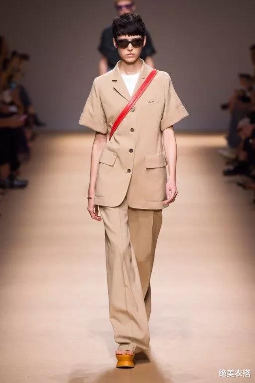 李佳琦|卡其色不适合黄皮肤？你错了！最正确的“卡其色”穿搭，非常实用