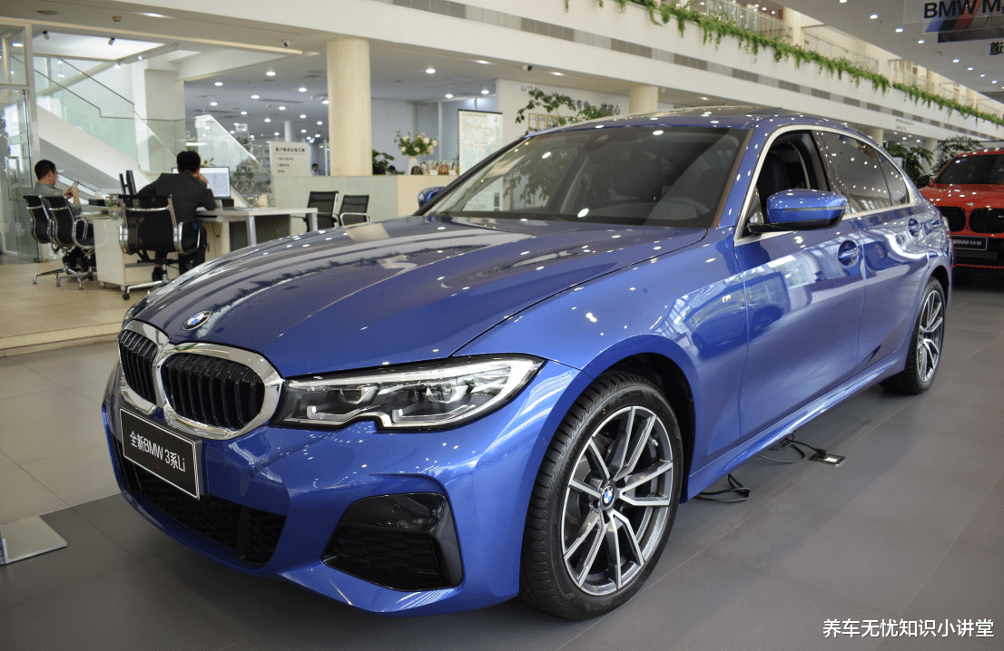 SUV|宝马3系到店实拍，外观运动，全系搭2.0T+8AT组合！