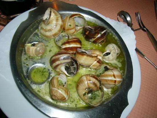 非洲■被我们丢弃的“垃圾”，却在非洲备受欢迎，一年吃掉1000多吨