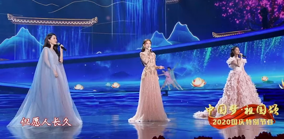 迪丽热巴|国庆晚会怼脸拍：唐嫣苹果肌抢镜，热巴脸变长，关晓彤状态最好