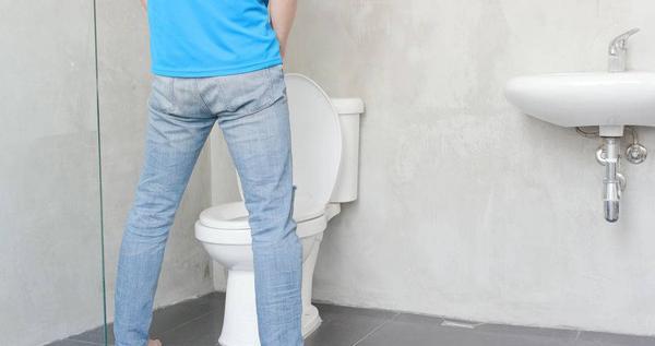 『癌细胞』肝不好，人易老！这5个信号提示你，再不“养”肝就晚了