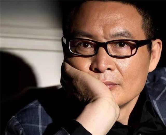 小志的历史观点|因两耳光与父亲决裂20年，回头父亲已痴呆，董卿为他推掉所有主持