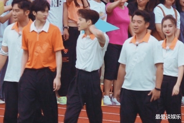 【王嘉尔】《奔跑8》下期未播先火！期待的嘉宾全部回归，收视率彻底稳了