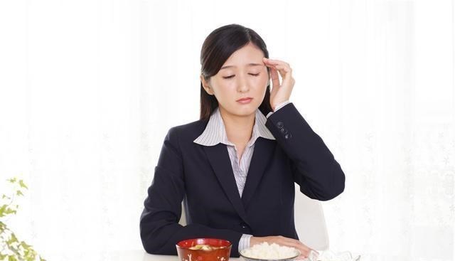 肝功能|肝病大多是“拖”出来的,晨起若有4种异常,请趁早检查下肝功能