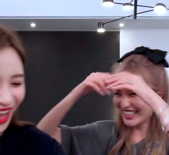 [周扬青]周扬青复合梦碎，得知小猪蝴蝶正式一起便洗掉戒指纹身？本尊亲自说出真相