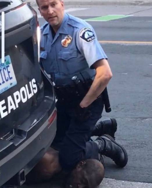 「斯蒂芬·库里」突发！詹皇库里声援黑人事件，7+4后卫再现争议言论，他或成NBA公敌