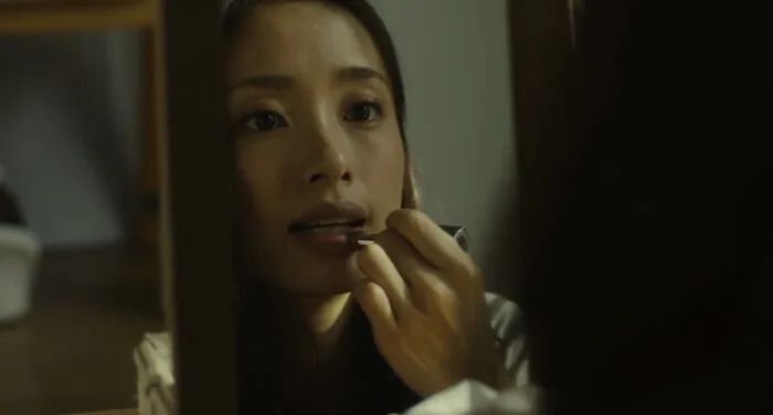 天天读报会|男子同时被15位富婆包养: 一天工作8小时 月入百万