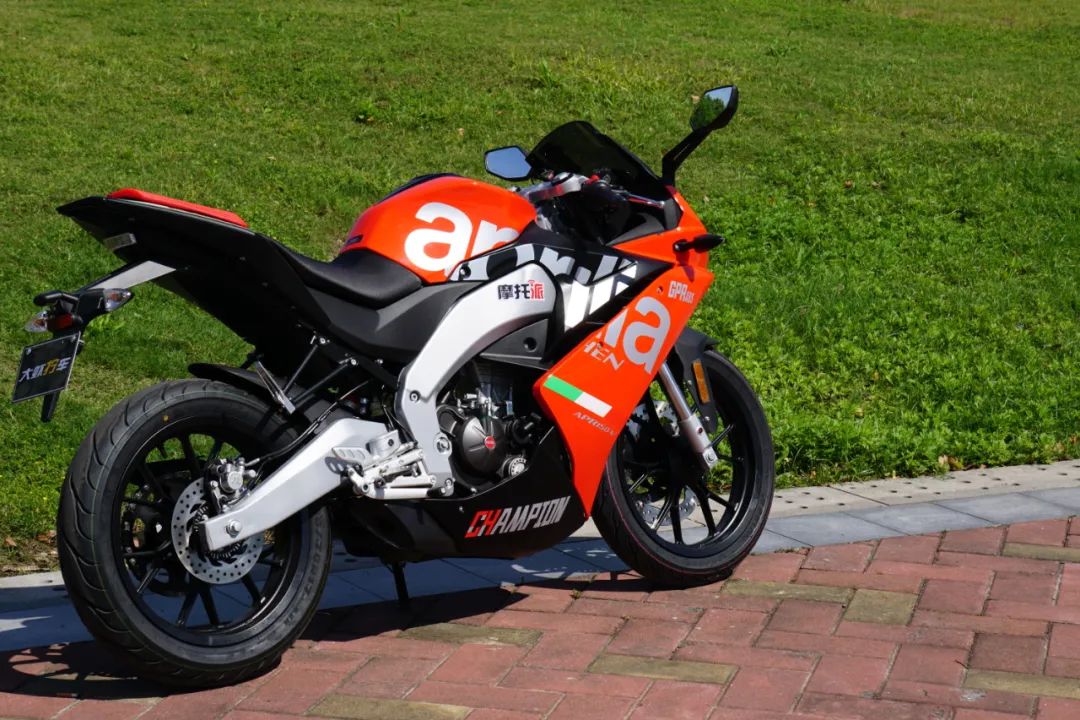 [动力]大虾拧车：首测2020款阿普利亚GPR150 ABS，还是那个味儿