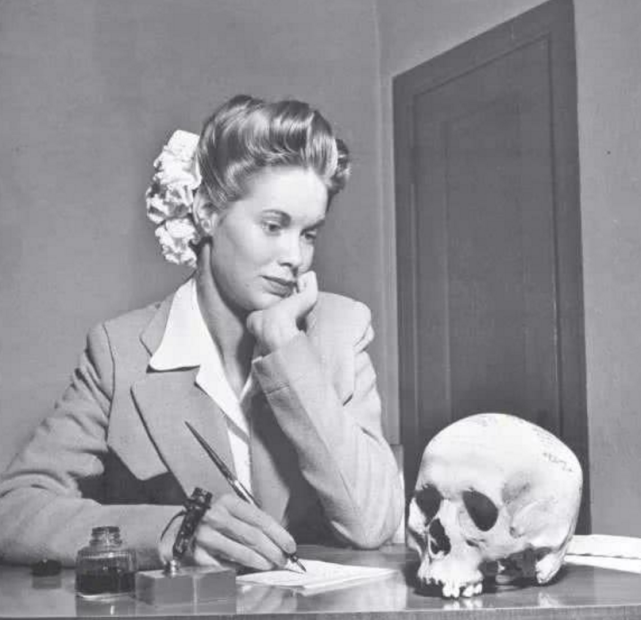 #日军#美军如何报复日本，日军头骨做成烟灰缸，六成尸体没脑袋