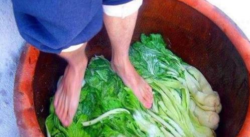 香蕉：6种用脚“踩”出来的食物，先别着急嫌恶心，最后一种我们天天吃