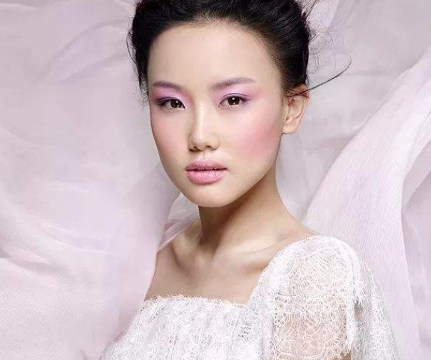 @歌红人不红的4位歌手，歌曲传唱度超高，歌手却不温不火！