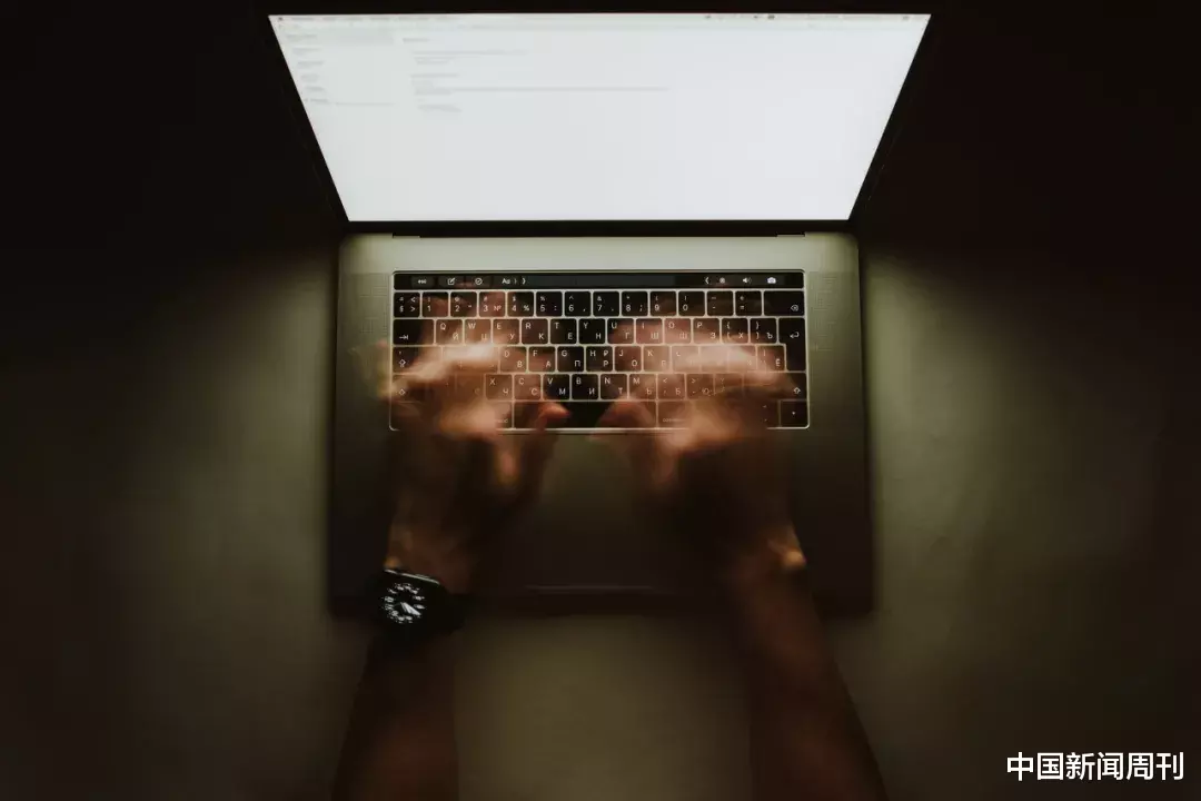 中国新闻周刊|他们靠月收入5133.7元，上了热搜