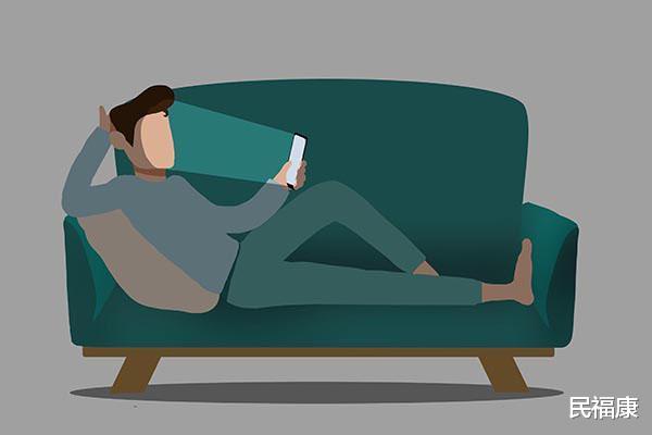 肝脏|经常在睡前玩手机的人，身体出现哪些怪象，多半是肝脏出事了？