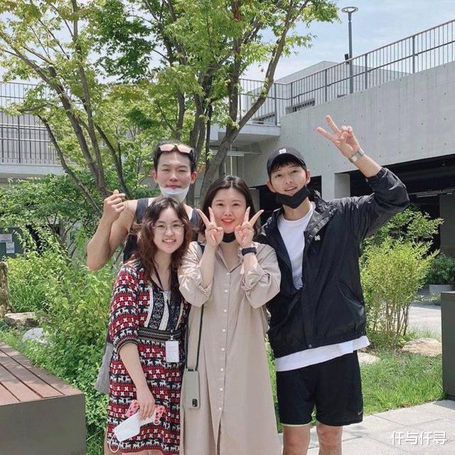 『宋仲基』宋仲基离婚后首曝自我疗愈过程，疯狂购物一日一餐断食，效果不够钮钴禄慧乔好