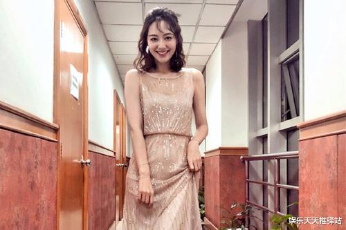 王晶|曾是李咏指定搭档，因“私生活”混乱被央视退回，今37岁过成这样