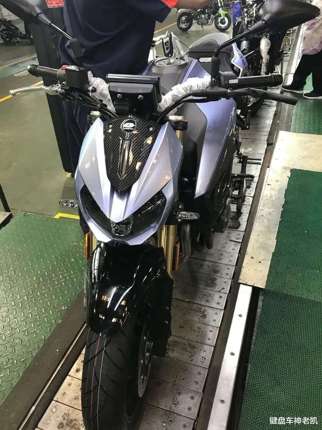 【英朗】钱江SRK600四缸街车更多细节配置曝光,新品牌的首款车型足够分量