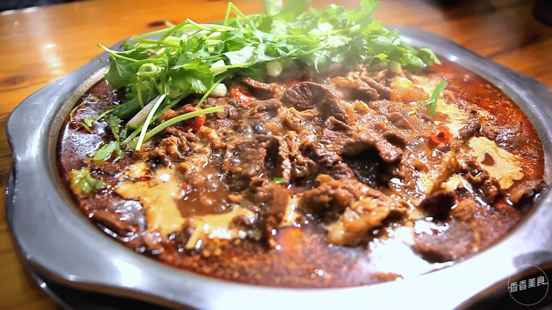 牛肉|一个以地名命名的特色美食，吃起来竟这么豪横