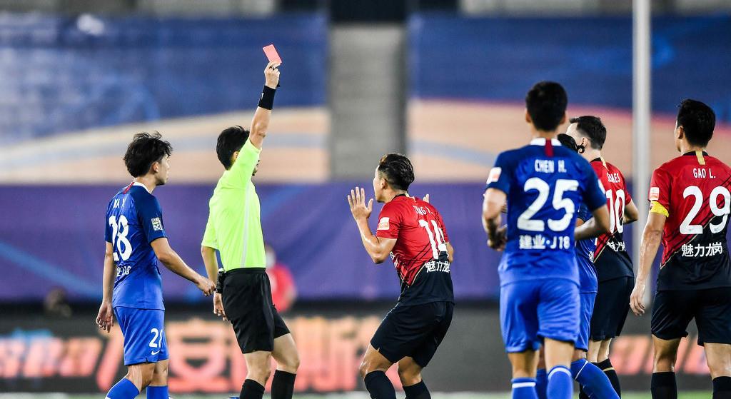 中超|中超仅4轮就遇大考验,15支球队羡慕鲁能未雨绸缪,李霄鹏笑了