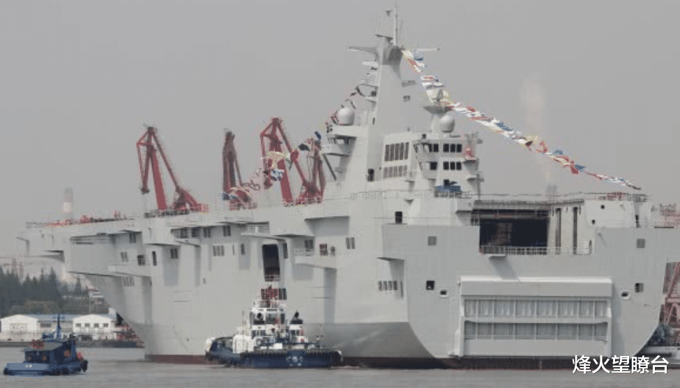 【直升机】第二艘直升机航母！我国第四艘航母！下水了！两舰同框80000吨！