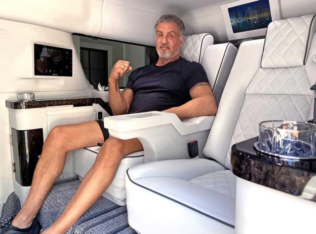 宝骏|太占地儿!史泰龙出售自己的加长凯雷德,标价35万美元