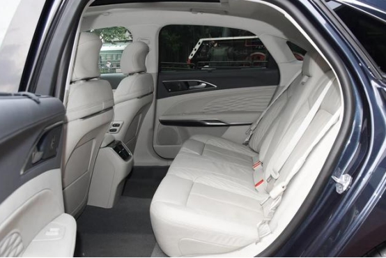 辉昂|开什么车既不失身份又不露富?