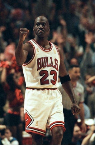 迈克尔·乔丹|为什么很多人都认为初进NBA一场比赛未打的迈克尔乔丹，未来肯定能成为巨星？