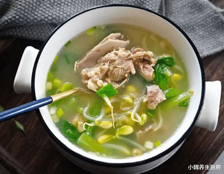 豆芽▲夏天最该多喝此汤，等于“补钙王”，补钙质，孩子个头长得快