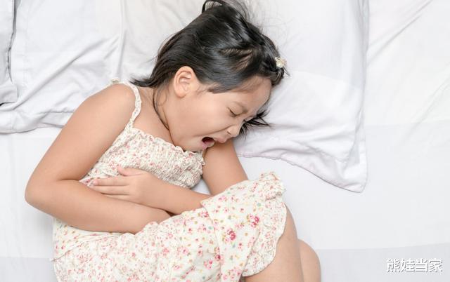 []3岁娃电梯里放屁，男子坦言：带孩子去检查下，事后爸爸上门道谢