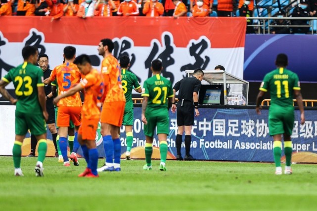 山东鲁能|1场4次争议判罚！曝鲁能准备申诉！4将发声质疑主裁，名记力挺：乱来