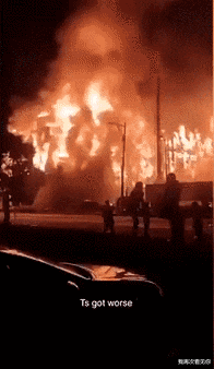 『美国』美国突发大规模暴动！万人洗劫全城 纵火烧楼 市民当街惨死