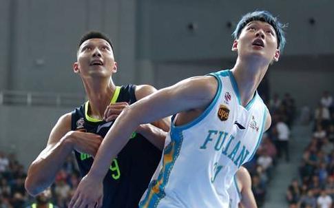 #王宝山#球迷批评易建联不尊重对手？其实两人早已结怨，他曾想废掉阿联