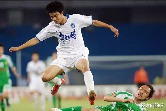 「广州恒大」深足连签两名左后卫有何深意?或是中间人,姜至鹏给恒大用?