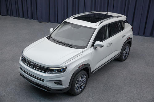 SUV|25岁女生想买6万左右，配置高又省油的SUV，有推荐吗？