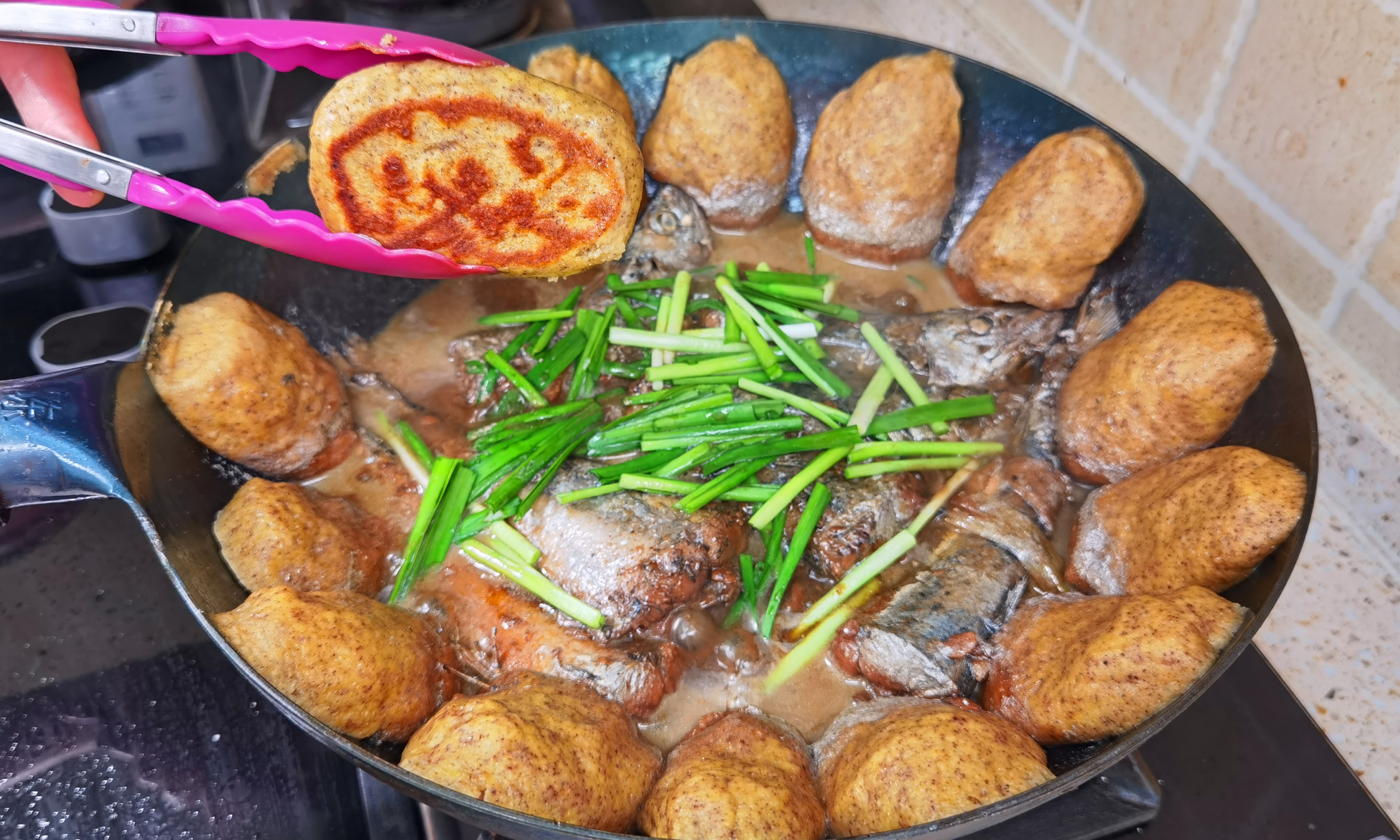 鲅鱼|秋天，碰到此鱼我从不手软，一买就是好几斤，10块钱炖一大锅，香