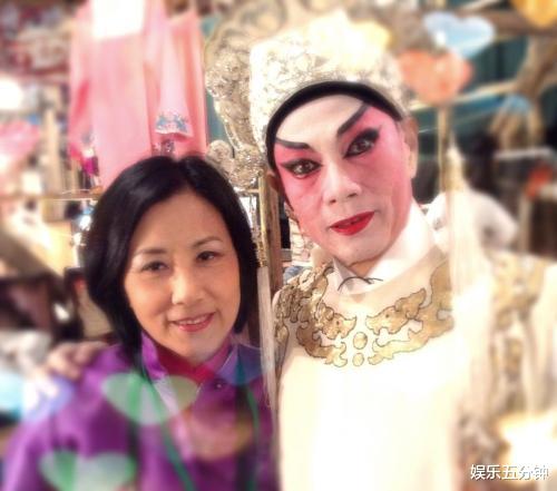 刘亦菲▲罗家英：我唱40年粤剧买不起房子，跟周星驰拍戏2年，却买了2套房
