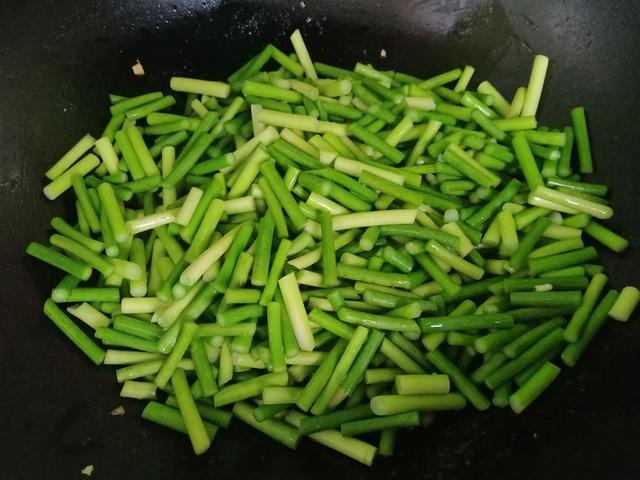 「李子柒」5月，孩子长高黄金期，多给孩子吃这菜，脆嫩可口，个子蹭蹭长