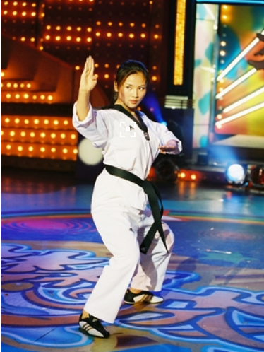 『身怀绝技』千万不能惹的4位女明星，个个都是身怀绝技，个个都是“绝色美人”