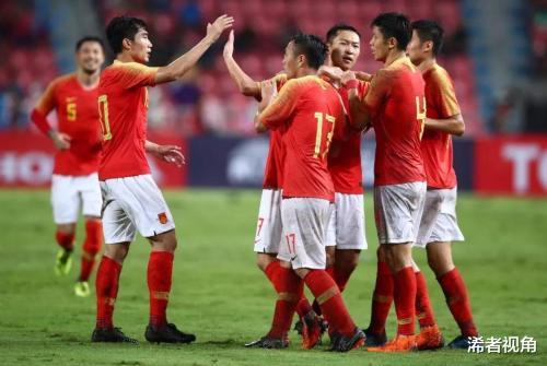 武磊▲下午3点！武磊再传喜讯：成射手王彻底征服韩媒, 中国足球扬眉吐气